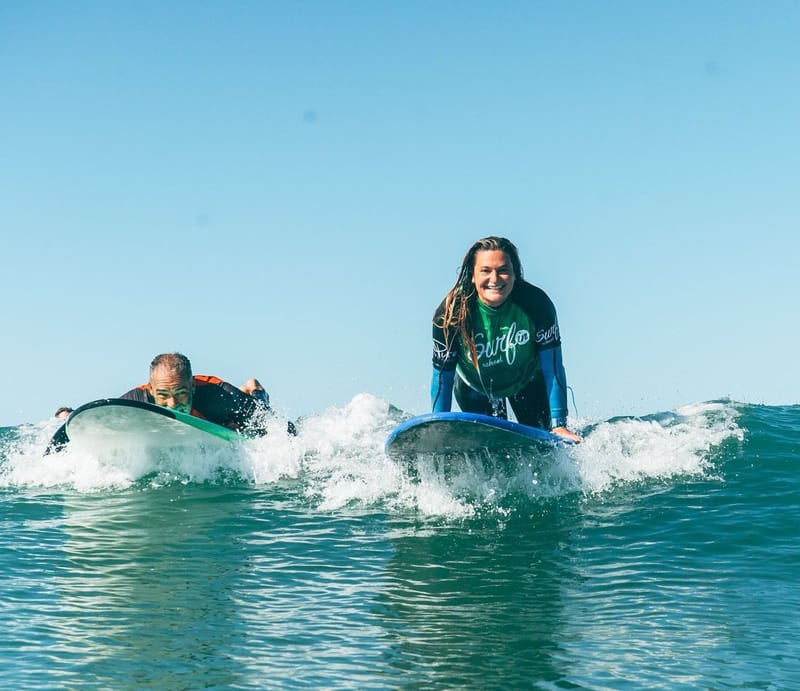 Beginner surf lesson Surfin